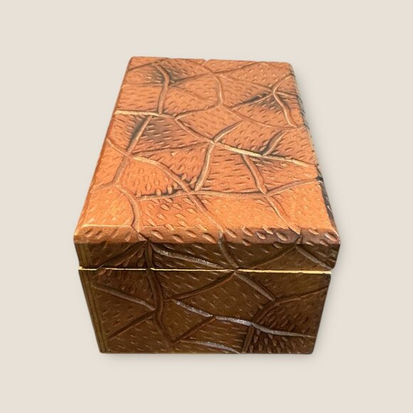 Handcrafted Wooden Trinket Box With Embossed Textured Design & Hinged Lid - Deco - Picture 2 of 6